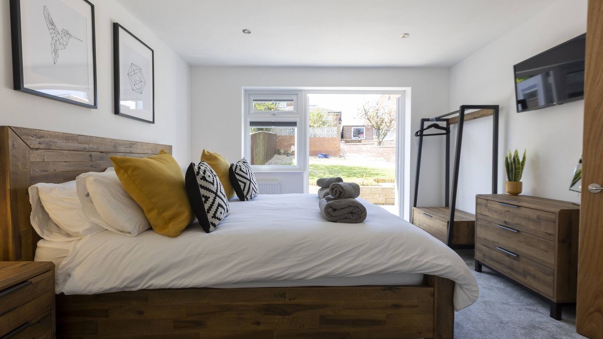 Whitby House | Fletchers Rest - perfect coastal retreat