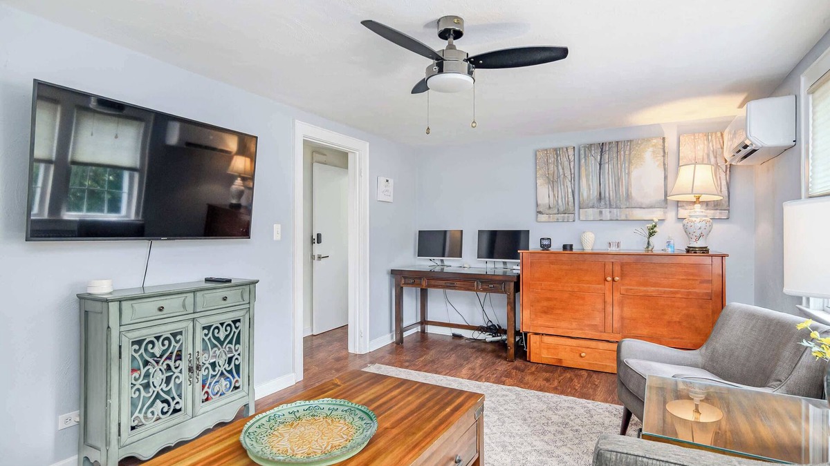 Greenwich Apartment | Flex Comfort Apts of Greenwich #3