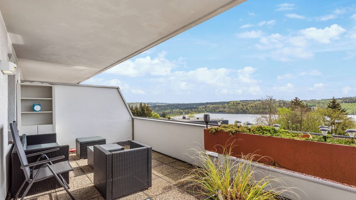 Langscheid Apartment | Flexi Home - Balcony | Lake View | High-Speed WiFi
