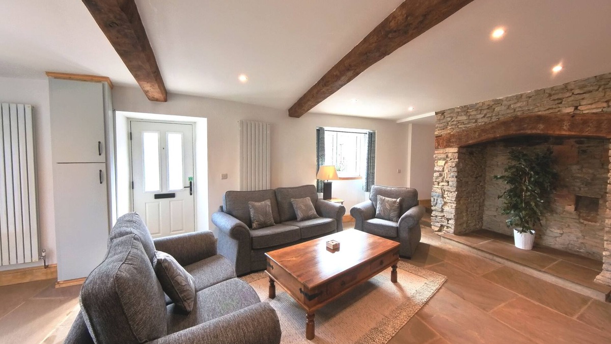 Stalbridge Cottage | Flexible Accommodation - Characterful Cottage