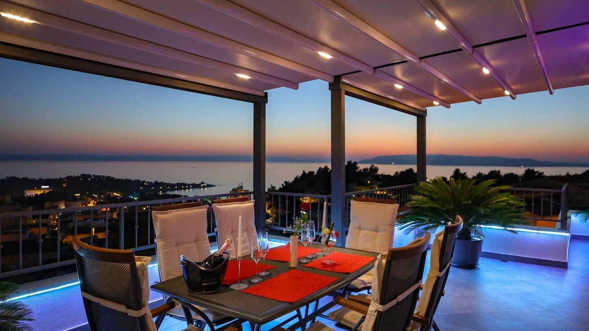 Makarska Apartment | FLEXIBLE ARRIVAL! Fantastic penthouse with terrace and sea view, three bedrooms