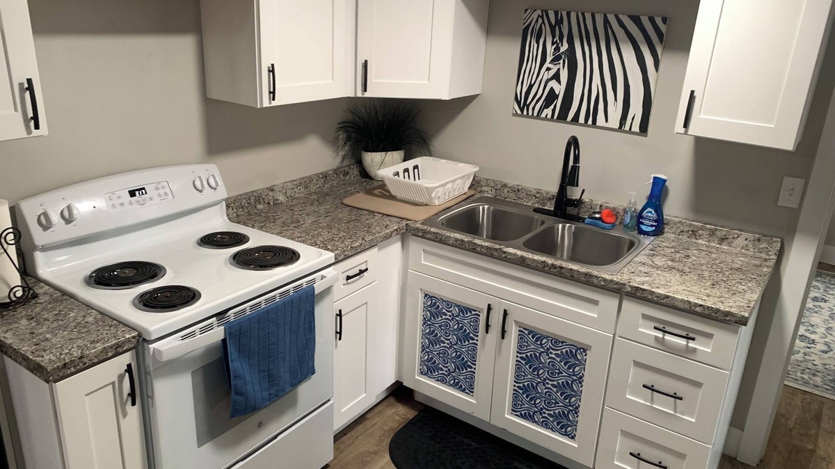 Burley House | Flexible Stay, Near Hospital & Fairgrounds, W&D, 3 Queen Beds