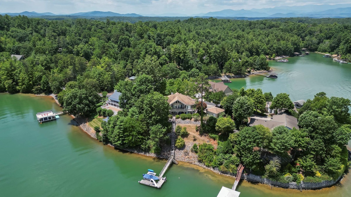Nebo House | Flexible stays! Private Waterfront w/Dock & close to nearby trails.