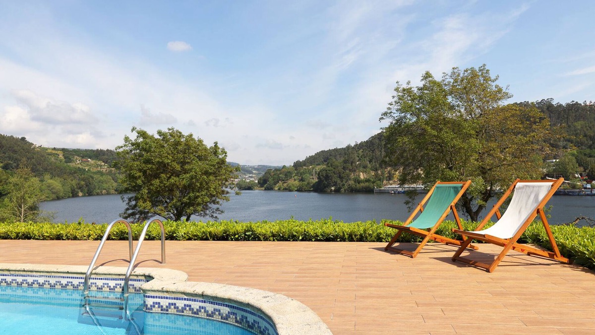 Castelo de Paiva Apartment | FLH Douro Family House