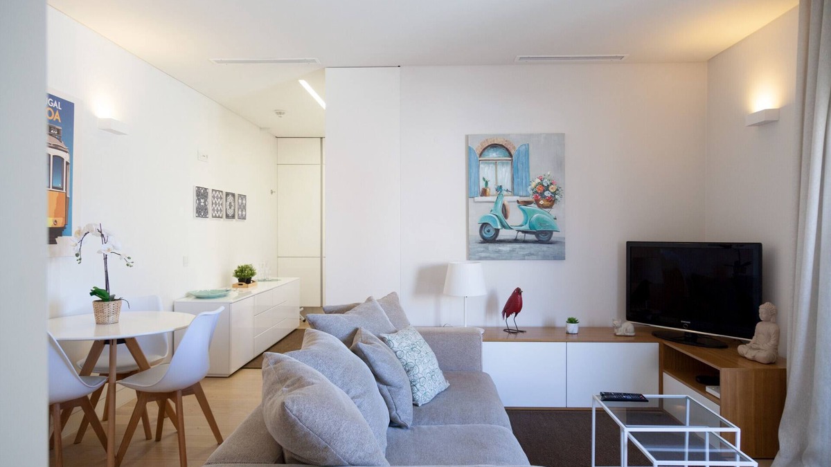 Sao Jorge de Arroios Apartment | FLH Saldanha Minimalist Flat