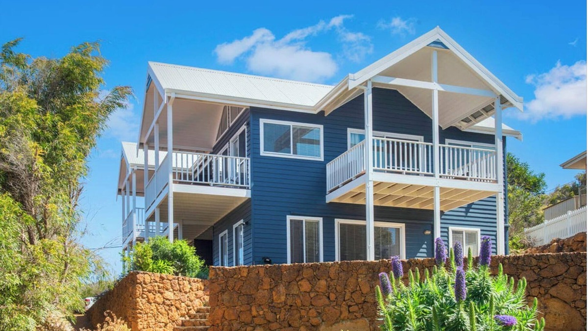 Augusta House | Flinders View Beach House (2Bed 2Bath) - Flinders View Beach House - Executive Holiday Home