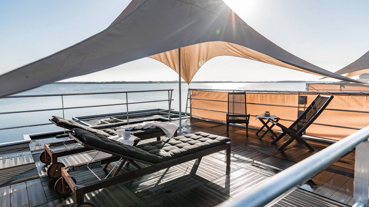 Laasow Boat Rental | floating holiday home on the lake - Seagull 3