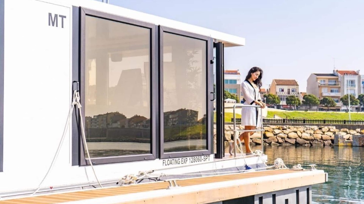 Povoa De Varzim Boat Rental | Floating House in a private marina 25 min from Porto