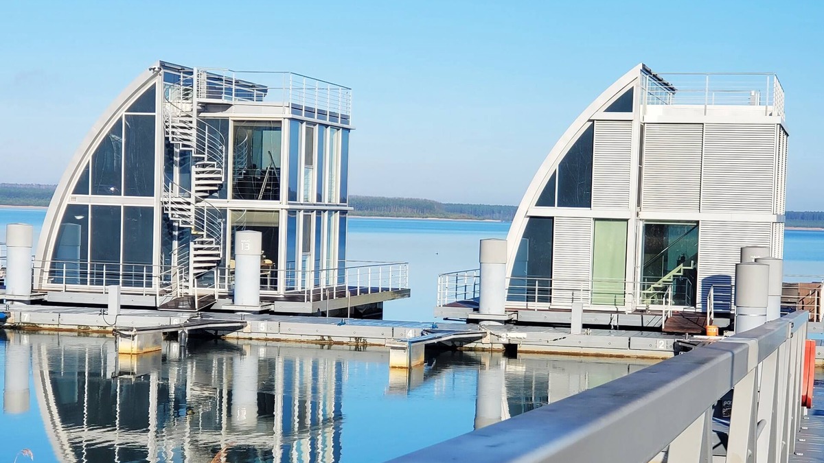 Geierswalde Apartment | Floating vacation apartment on Lake Geierswald