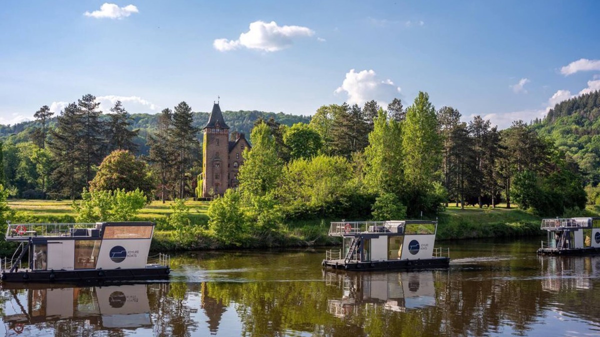 Merzig Apartment | Floating vacation apartment on the Saar - mobile home, shower, WC, 2 bedrooms