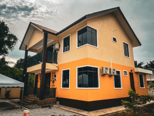 Kuala Terengganu House | Flora Rozel Homestay