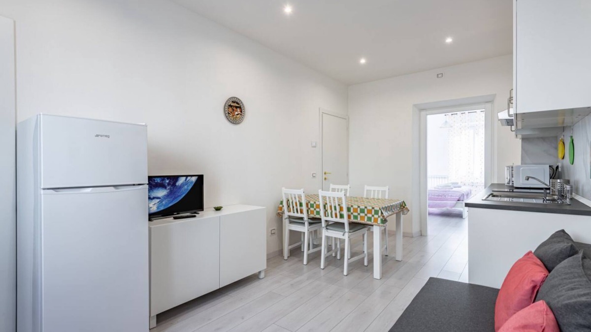 Oltrarno Apartment | Florence Bright & Quiet Flat