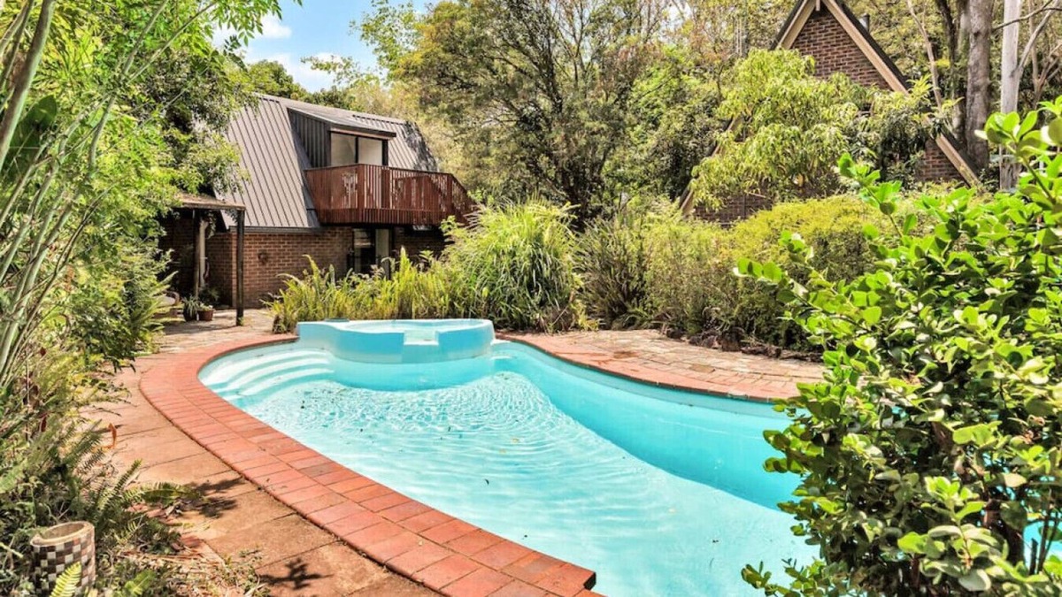 Glass House Mountains House | Florette Cottages at Glass House