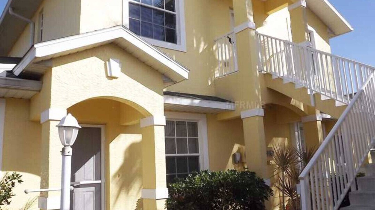 Al Lago Village Condo | Florida Condo Near Golf Course