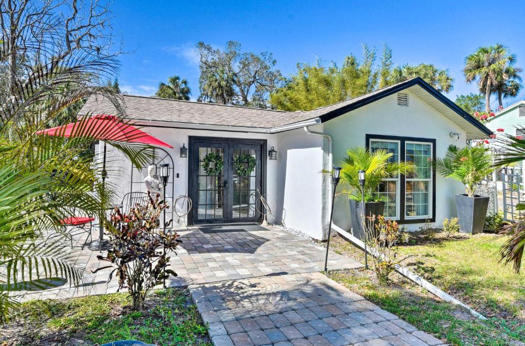 New Smyrna Beach Apartment | Florida Getaway with Patio about 3 Mi to Beaches!
