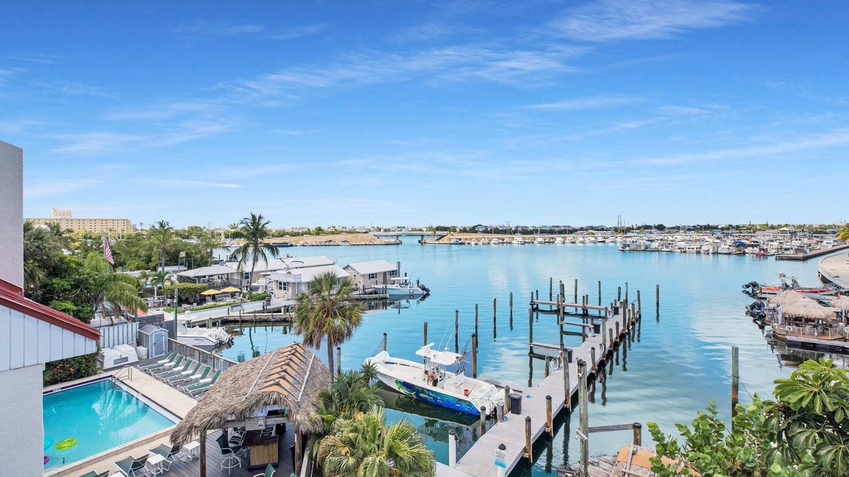 Meadows Condo | Florida | Waterfront 2BR/2BA w/Pool + Dock Access