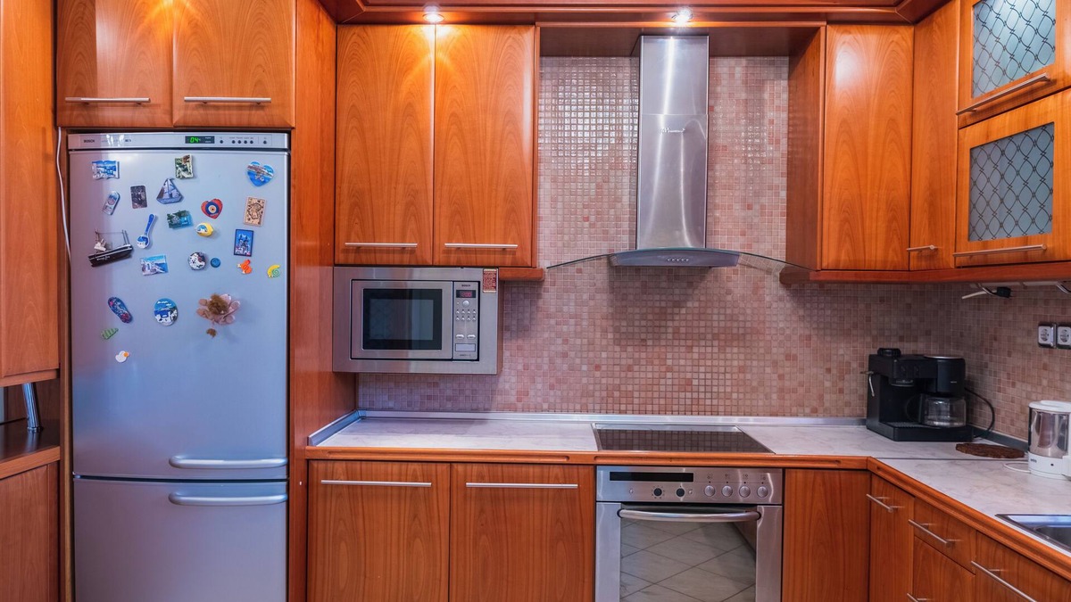 Florina Apartment | Florina House - Spacious with 2 Bedrooms and mountain view