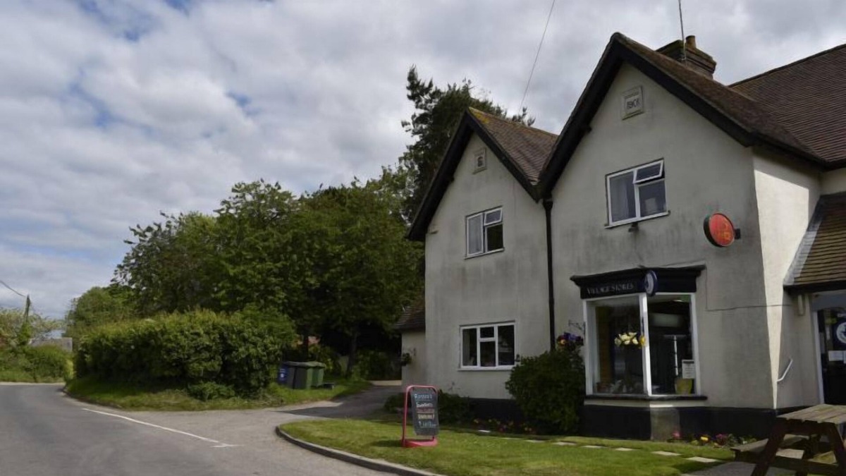 East Tisted Bed & Breakfast | Flossie's B&B