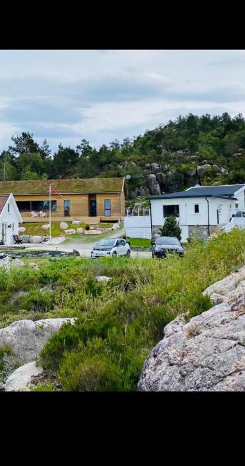 Strand Municipality House | Flott hytte på Bersagel nær sjø