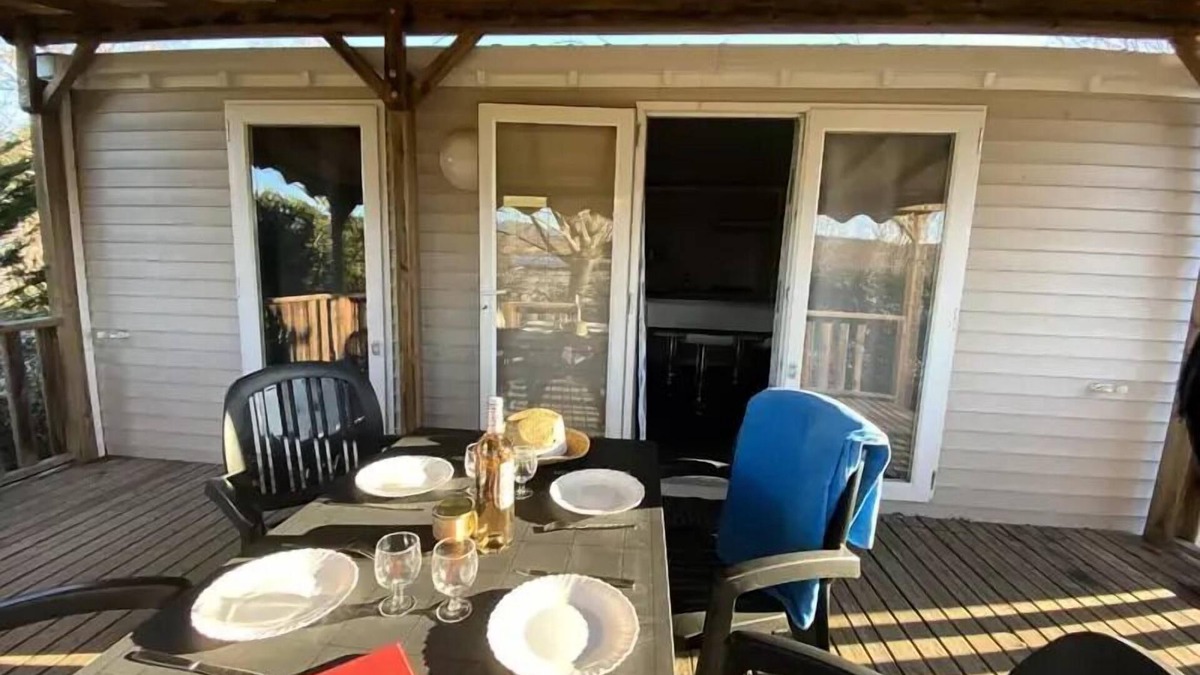 Laurac-en-Vivarais House | Flower Camping Saint Amand * - Mobile home Premium 30m2 (4p-2 ch), Clim, TV, dishwasher, bed 160, plancha, Nespresso 4 people