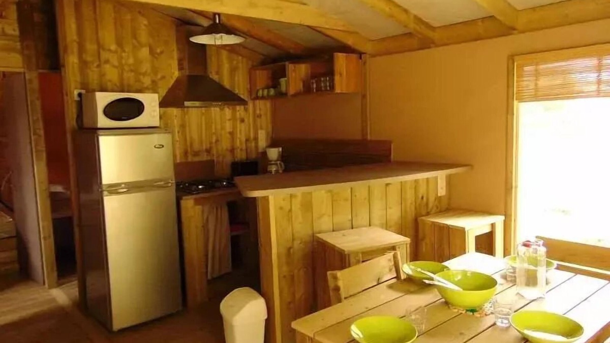 Avrille House | Flower Camping Beauchêne * - Sweet Flower Premium on stilts 43m2/2 bedrooms - terrace 4 to 6 people - 4 pers. included in the tariff