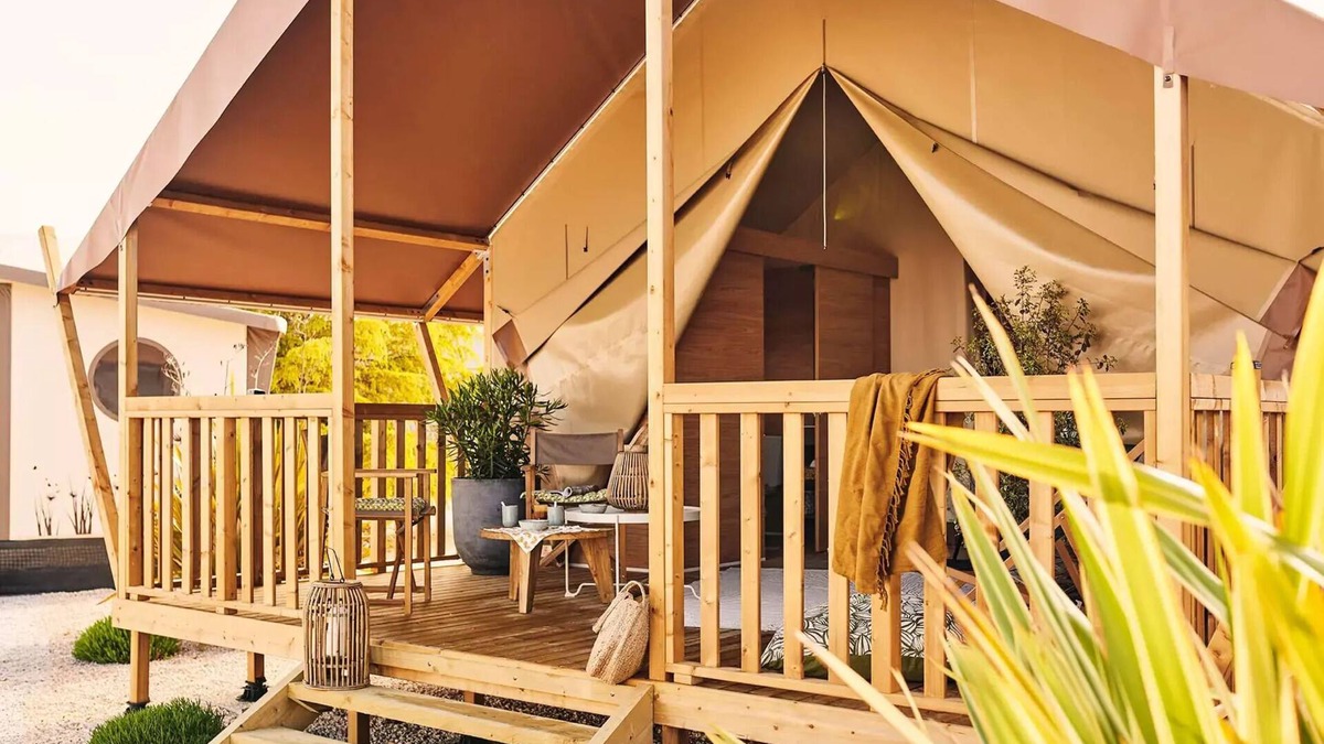 Cordelle House | Flower Camping de Mars * - Woodlodge View Loire Comfort 26m2 - 2 bedrooms + terrace 4 people