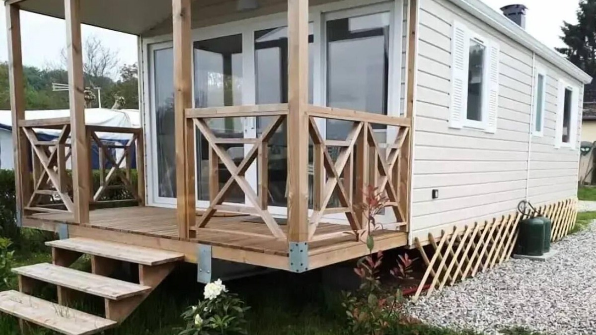 Martigny House | Flower Camping Des 2 Rivières * - Mobile Home Comfort TV - 2 bedrooms + terrace - 4 people