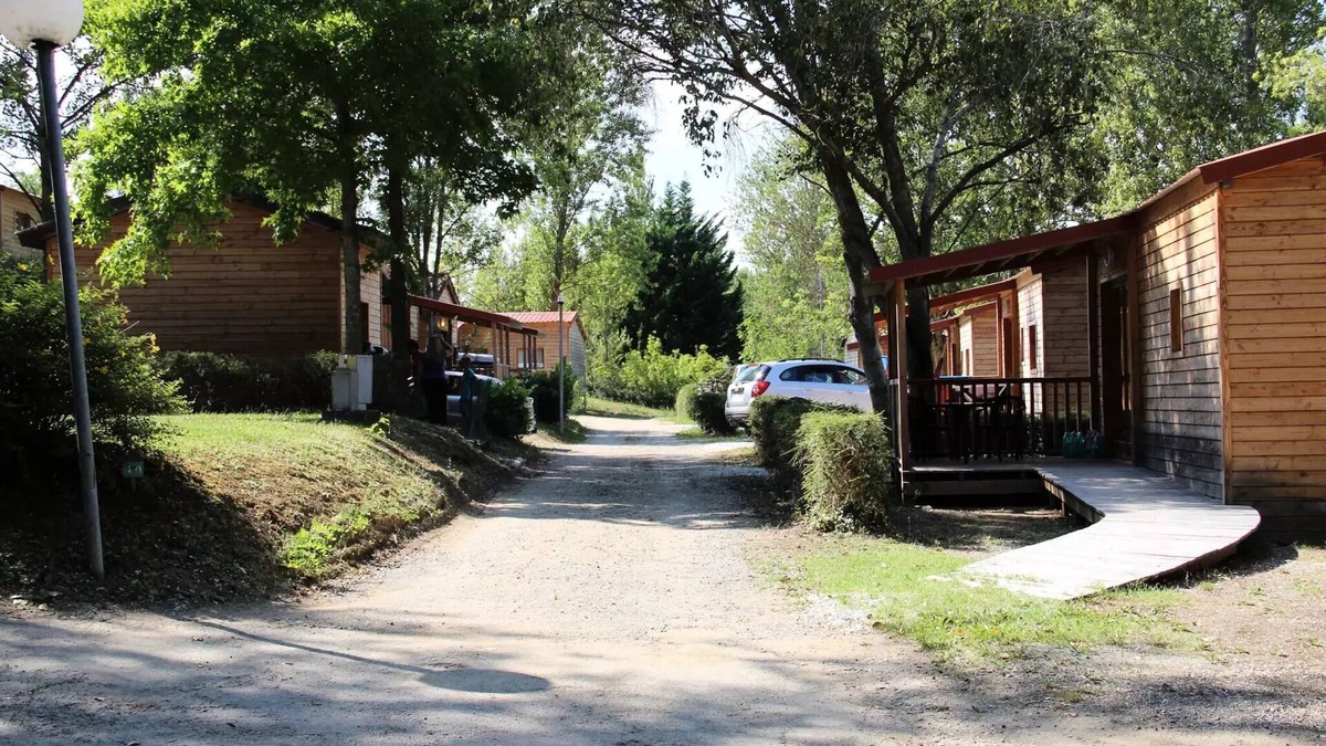 Montgeard Ski Chalet | Flower Camping Du Lac De Thésauque * - Chalet Comfort 35m2 1 bedroom - air conditioning + TV + covered terrace PMR 2 persons