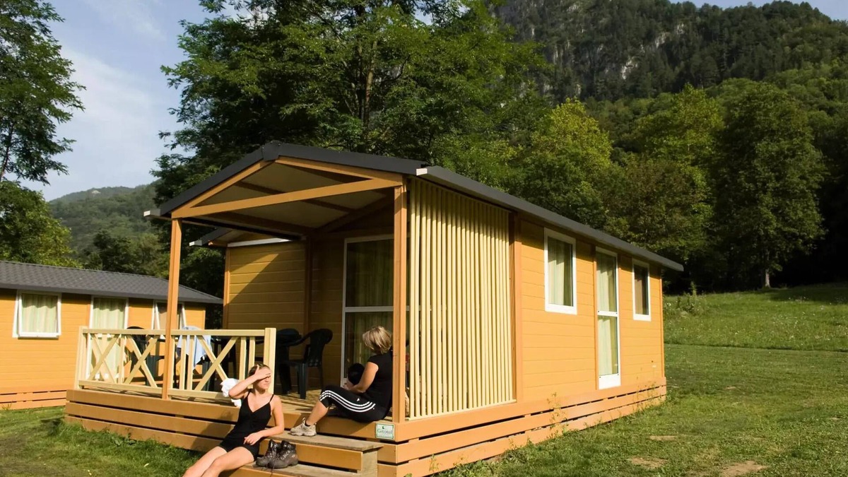 Vicdessos Ski Chalet | Flower Camping LA BEXANELLE * - Chalet Comfort 30m2 - 2 bedrooms + covered terrace 5 people