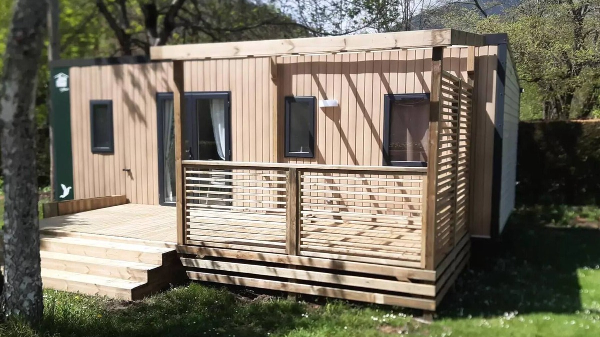 Vicdessos House | Flower Camping LA BEXANELLE * - Home Flower Premium 33m2 - 3 bedrooms + TV + LV + terrace 6 people
