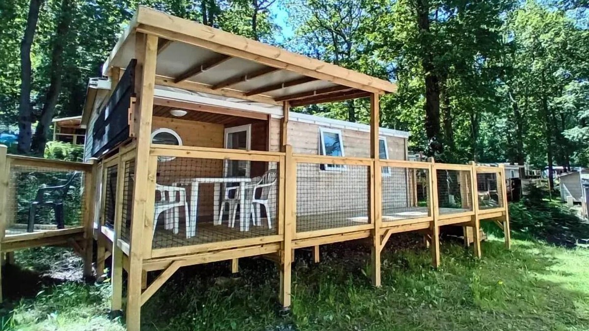Yport House | Flower Camping La Chênaie * - Mobile home Standard Wood 24m2 2 bedrooms + semi covered terrace 18m2 + TV 4 persons