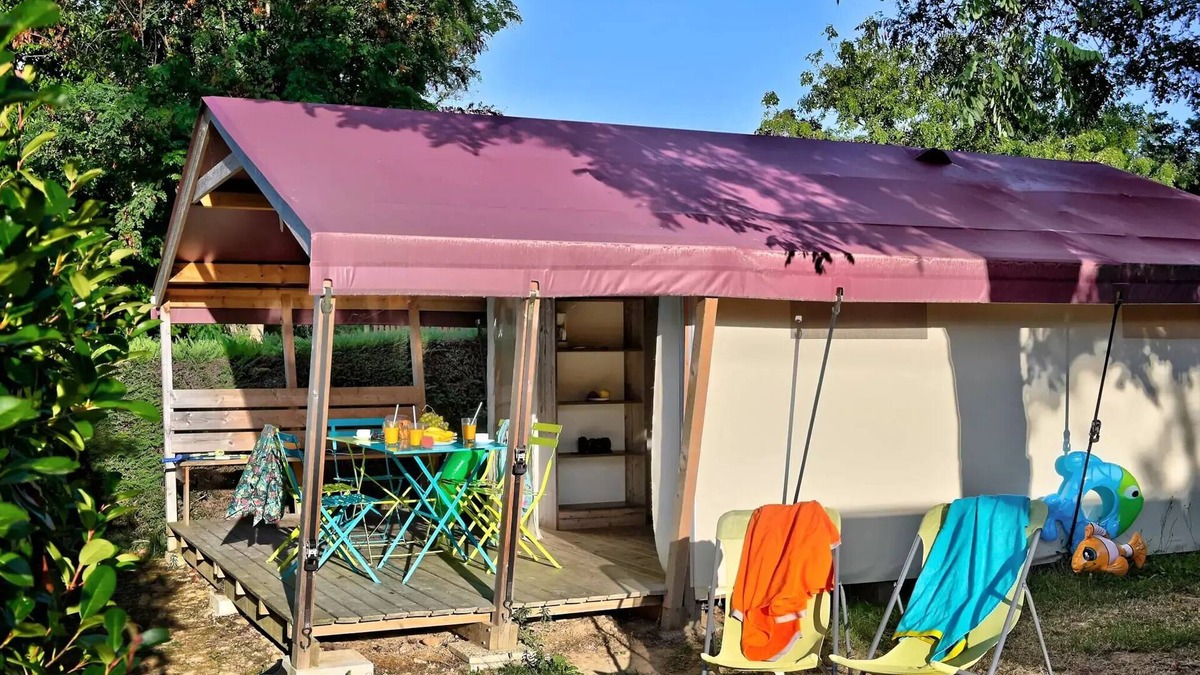 Anneyron House | Flower Camping La Chataigneraie * - Freeflower Comfort 22m2 (2 bedrooms) + covered terrace 5 people