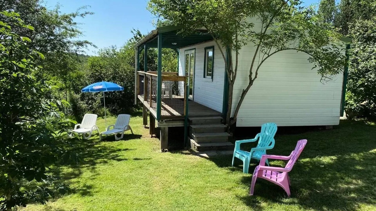 Camon Ski Chalet | Flower Camping LA GDPOLA * - Chalet Pommier View Mountain Comfort 23m2 2 bedrooms + covered terrace 15m2 + Clim + TV 4 to 5 people - 4 pers. included in l