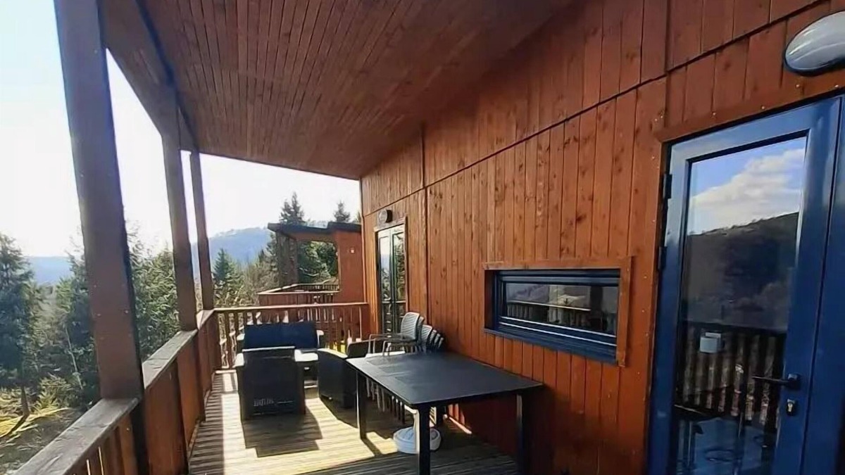 Neuveglise-sur-Truyere Ski Chalet | Flower Camping Le Belvédère * - Premium BELVEDERE chalet with lake view - 3 bedrooms and 2 bathrooms 6 people