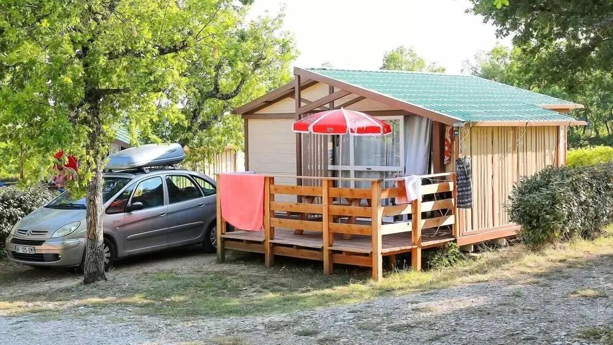 Banon Ski Chalet | Flower Camping le Epi Bleu * - Standard chalet 35m2 (2 bedrooms) - terrace included 10m2 5 persons