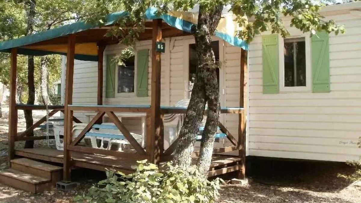 Banon House | Flower Camping le Epi Bleu * - Mobile home Comfort 26m2 (2 bedrooms) + covered terrace 10m2 4 people