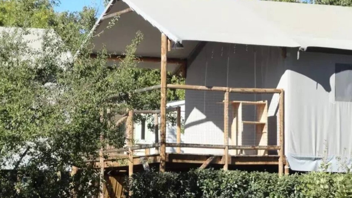 Banon House | Flower Camping le Epi Bleu * - Cabane Lodge sur pilingis Comfort 24m2 (2 bedrooms) - covered terrace 10m2 4 people
