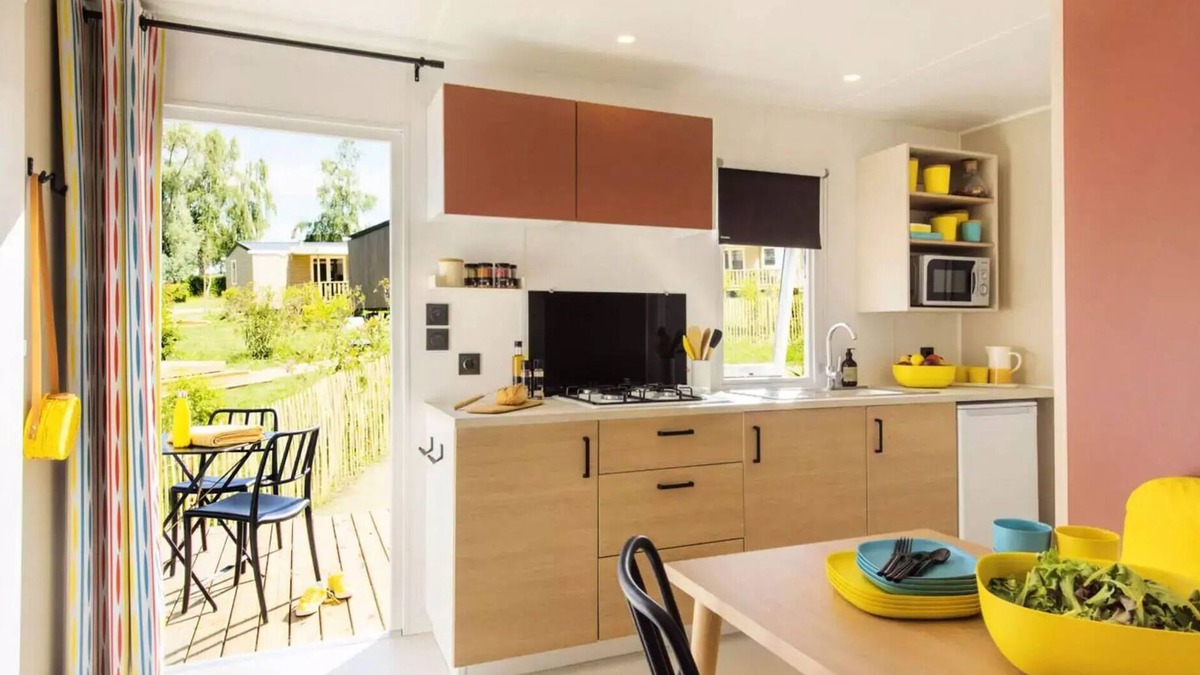 Lansargues House | Flower Camping Le Fou du Roi * - Mobil home Premium Mercure 26m2 (2 bedrooms) + TV + Air conditioning + covered terrace 4 people
