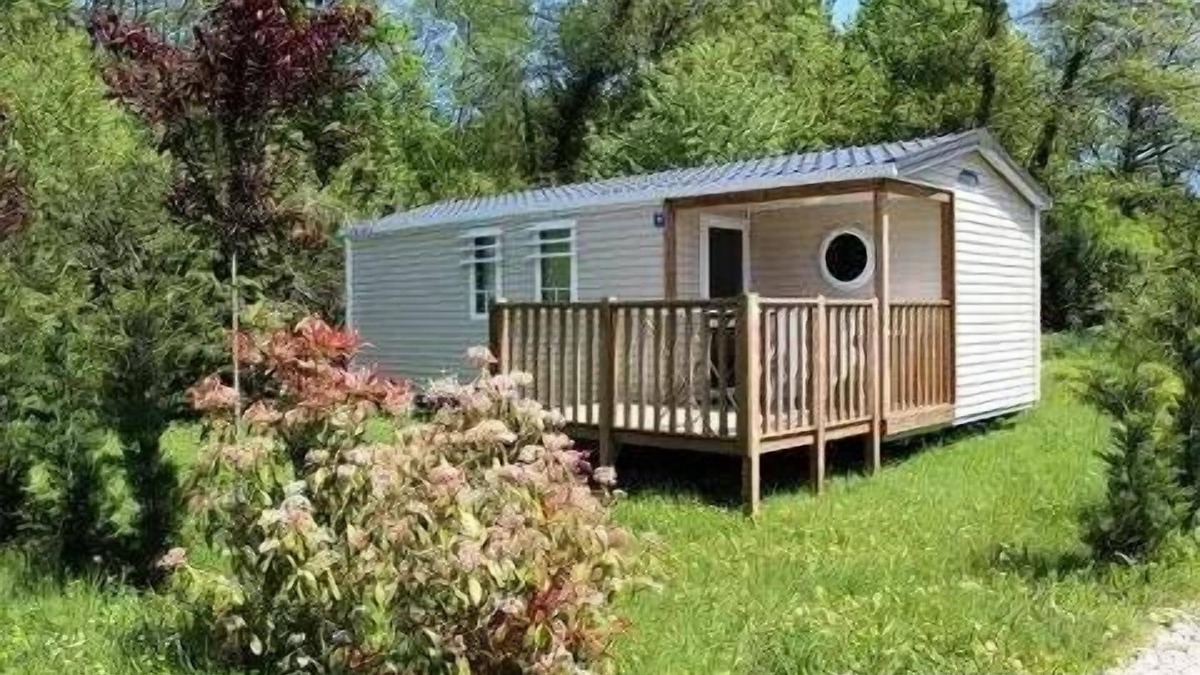 Montbarrey House | Flower Camping Les 3 Bear * - Mobil home Comfort 29m2 (3 Bedrooms) including semi-covered terrace 6 people