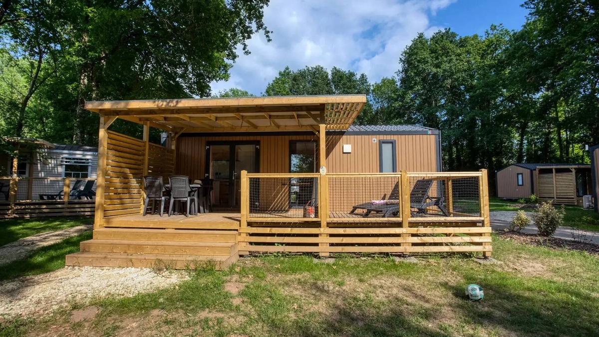 Tremolat House | Flower Camping LES BERGES DE LA DORDOGNE * - Mobil-Home Premium 29m2 Bahia - 2 bedrooms + covered terrace +LV + TV + CLIM 4 people