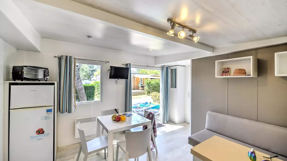 Souillac House | Flower Camping Les Ondines * - Mobil-Home Bois Premium 30m2 2 bedrooms + semi-covered terrace + TV + CLIM 5 people