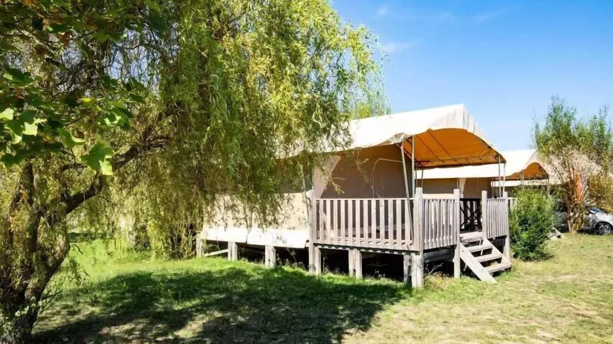 Brehemont House | Flower Camping Loire et Châteaux * - Standard Canvas Bungalow 3 Rooms 5 People Without sanitary facilities