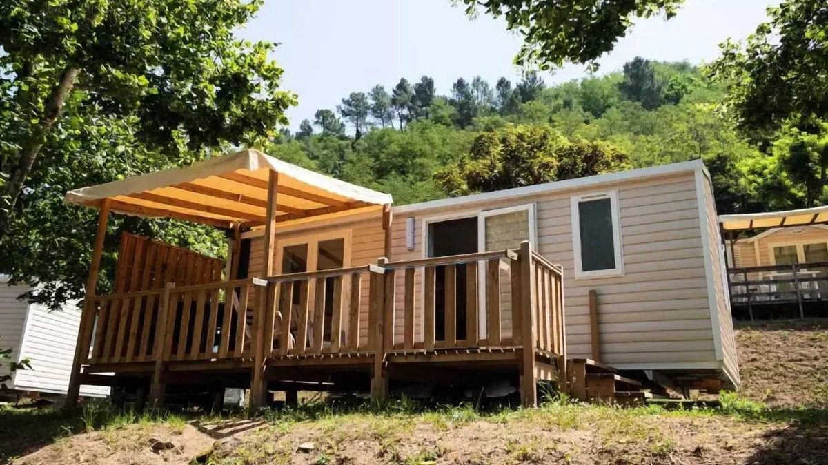 Les Ollieres-sur-Eyrieux House | Flower Camping Mas de Champel * - Mobile-Home 30m2 - Comfort - 2 bedrooms - Terrace semi-covered - TV - Clim 5 persons