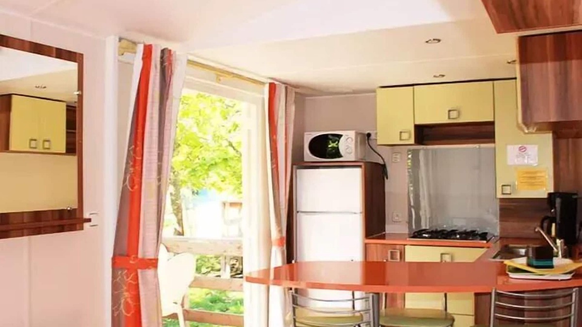 Les Ollieres-sur-Eyrieux House | Flower Camping Mas de Champel * - Mobile-Home Standard 32m2 - 3 bedrooms - Covered terrace - TV - Air conditioning 6 people