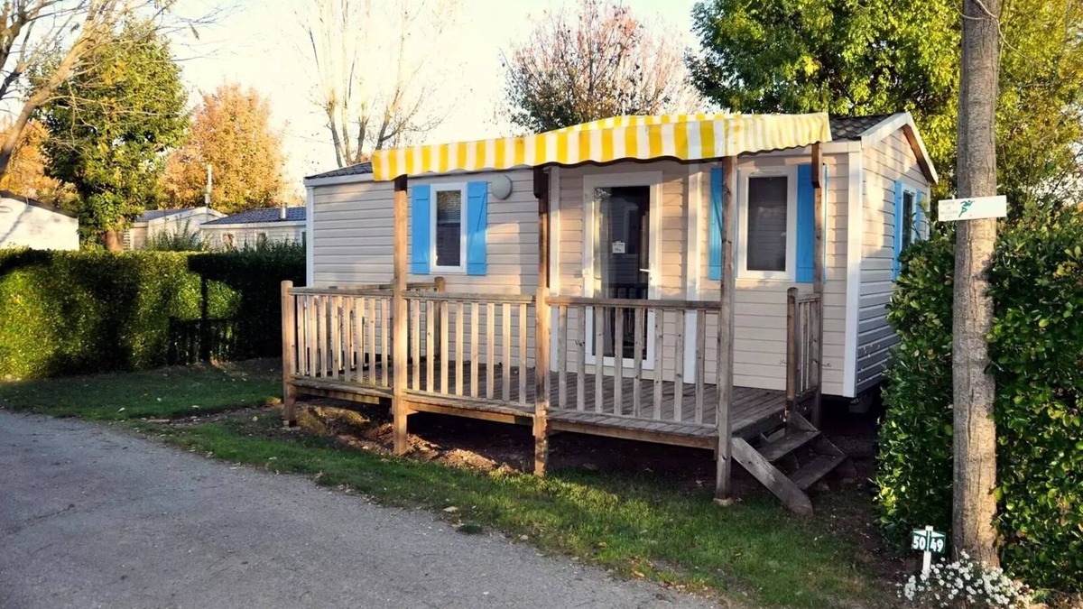 Saint Nazaire sur Charente House | Flower Camping L'Abri-Côtier * - Mobilehome Sunny 27m2 CONFORT+ - 2 bedrooms + covered terrace + TV 5 persons