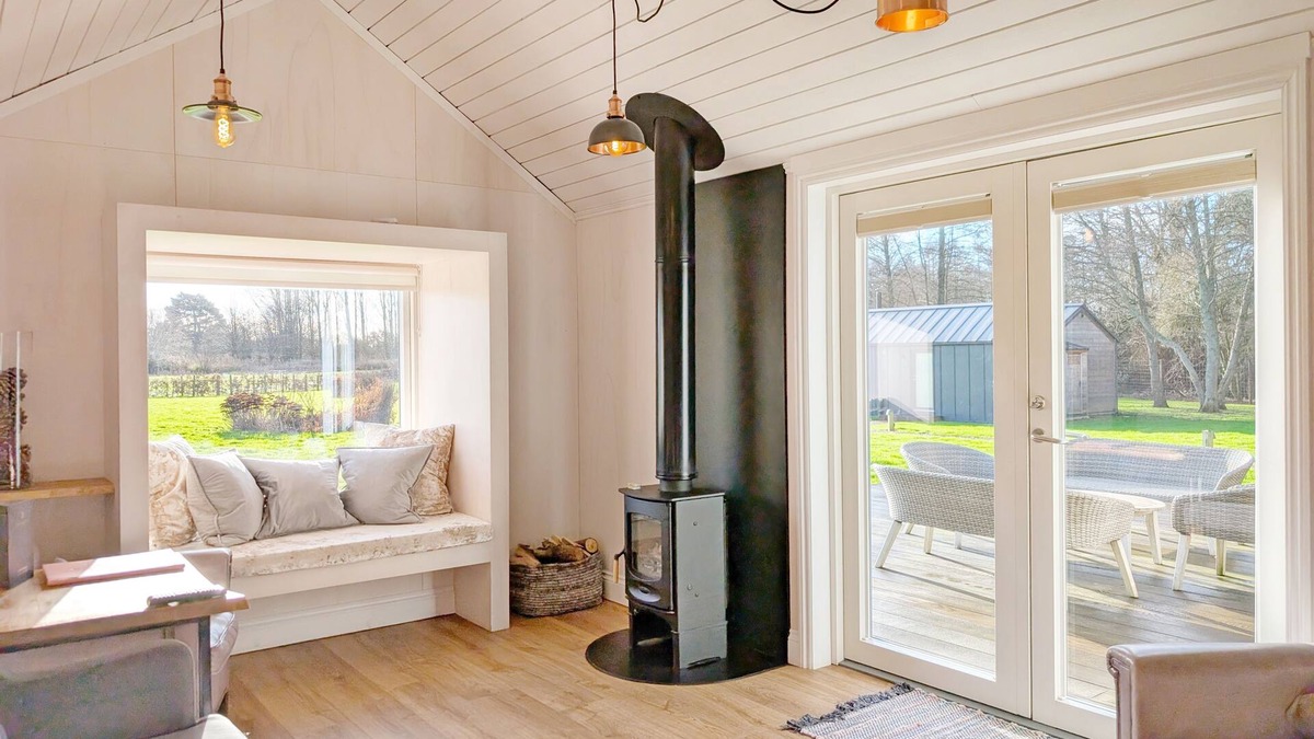 East Ashling Cottage | Flowering - Ashling Park - sleeps 4 guests in 2 bedrooms