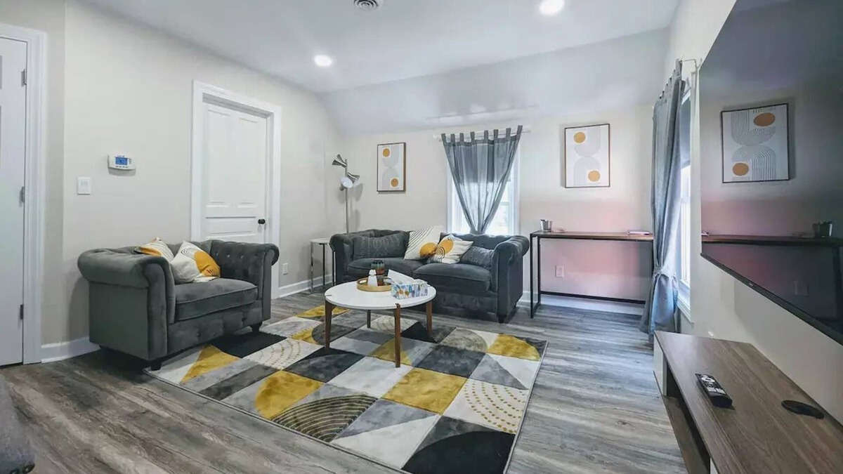 Flushing Apartment | Flushing Centennial Farmhouse,Apt B-Fully stocked