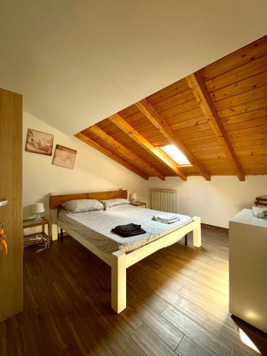 Piana degli Albanesi House | Flyhouse PARCHEGGIO AUTO BICI GRATUITO