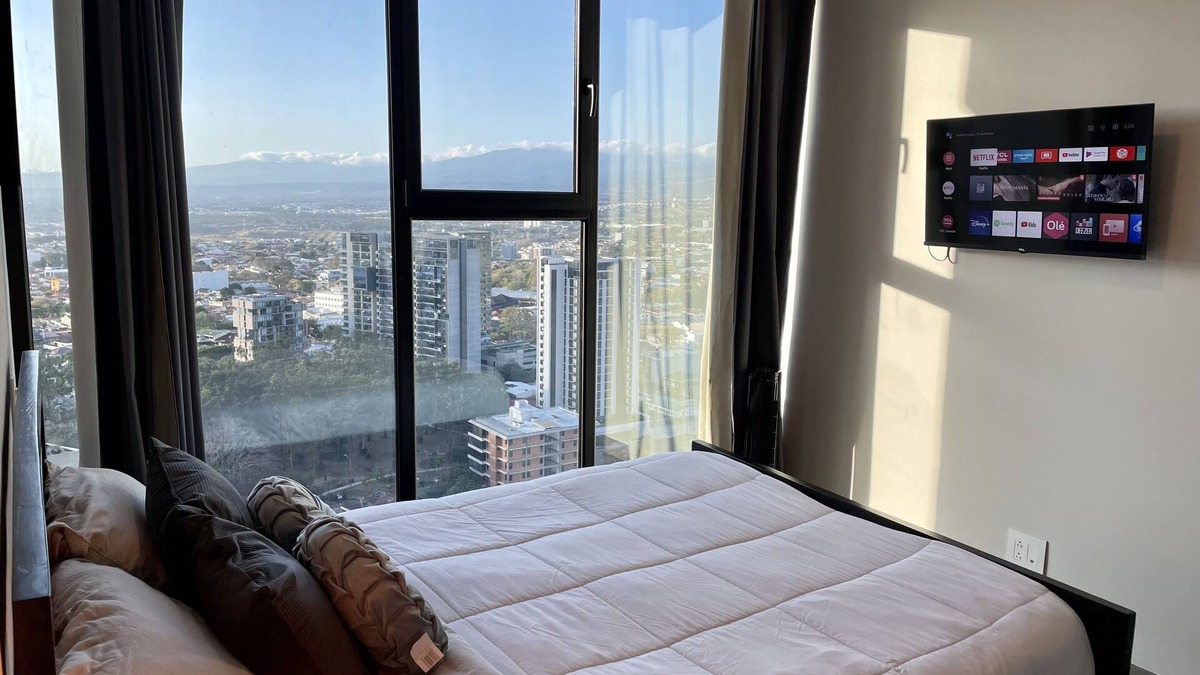 Rohrmoser Apartment | Flying away penthouse San José