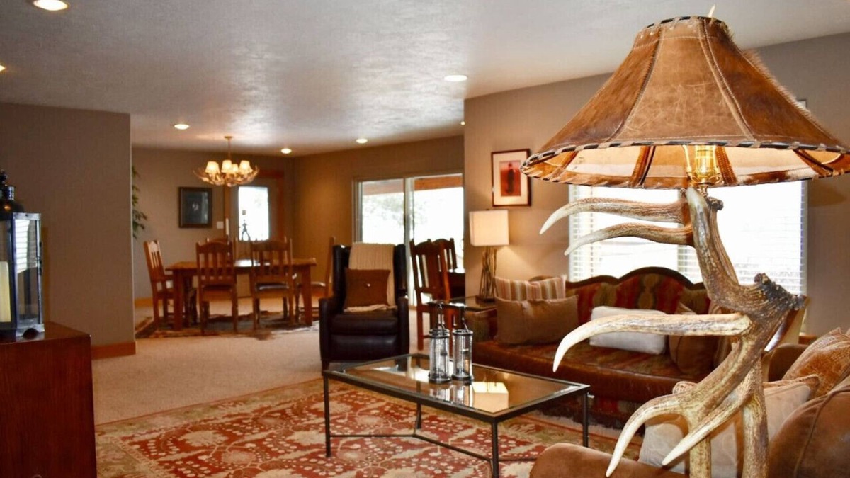 Baker City Apartment | Flying T Ranch House